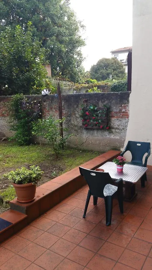 Au Jardin De Florence Bed and Breakfast Appartamento